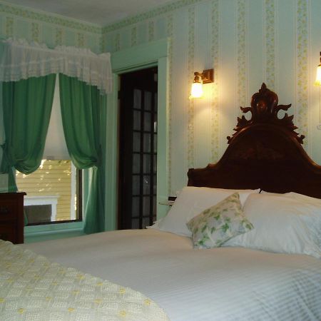 קורנינג Rosewood Inn מראה חיצוני תמונה
