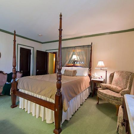 קורנינג Rosewood Inn מראה חיצוני תמונה