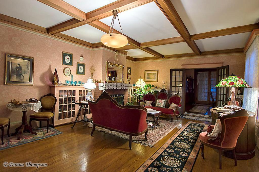 קורנינג Rosewood Inn מראה חיצוני תמונה