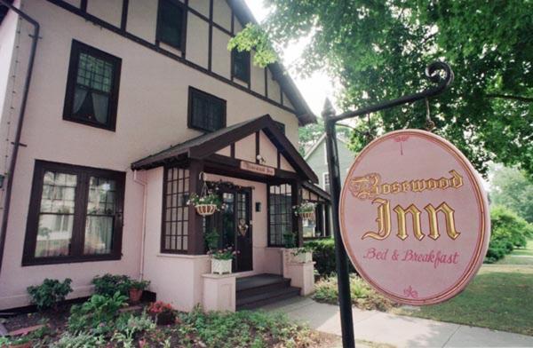 קורנינג Rosewood Inn מראה חיצוני תמונה