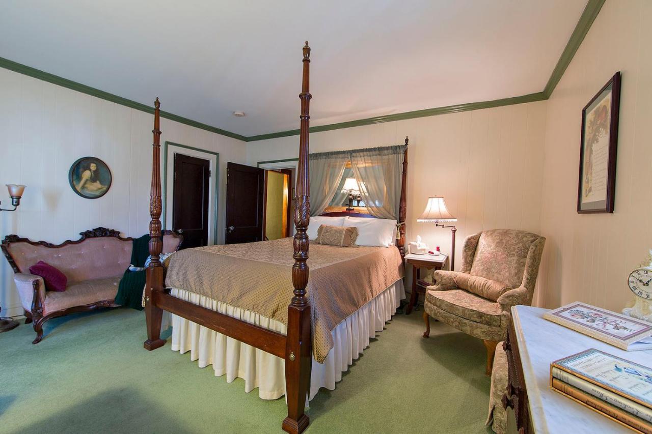 קורנינג Rosewood Inn מראה חיצוני תמונה